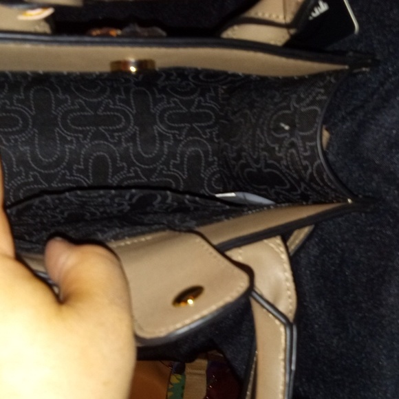 Nwt true religion mini bag - Picture 9 of 9